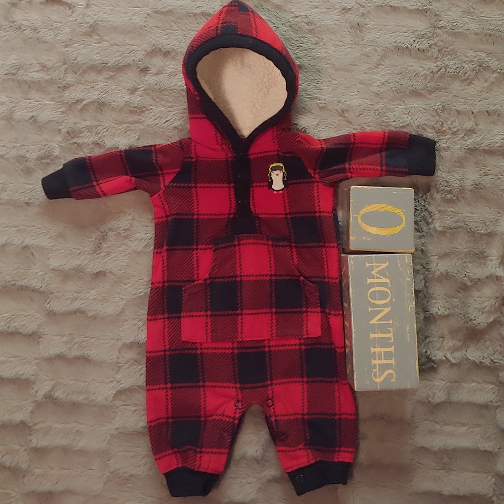 🐧Carter's hooded fleece jumpsuit Newborn size